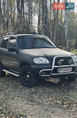 Внедорожник / Кроссовер Chevrolet Niva 2006 в Шостке