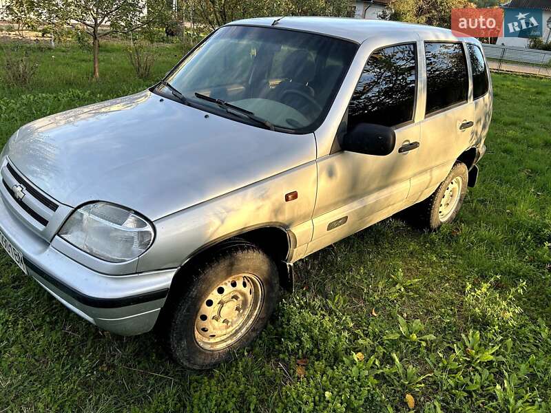 Внедорожник / Кроссовер Chevrolet Niva 2005 в Коломые