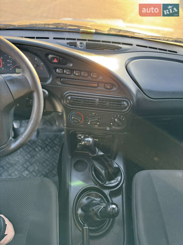 Внедорожник / Кроссовер Chevrolet Niva 2013 в Летичеве