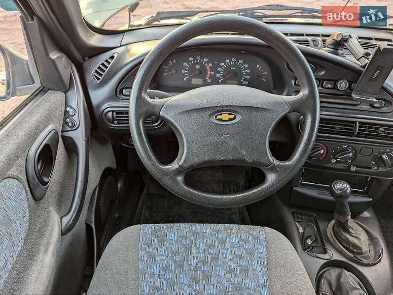 Внедорожник / Кроссовер Chevrolet Niva 2006 в Киеве