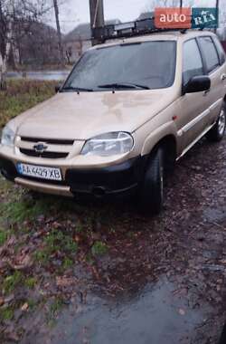 Позашляховик / Кросовер Chevrolet Niva 2006 в Сарнах