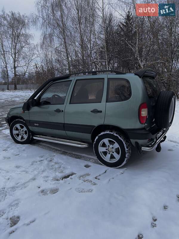 Внедорожник / Кроссовер Chevrolet Niva 2008 в Звягеле