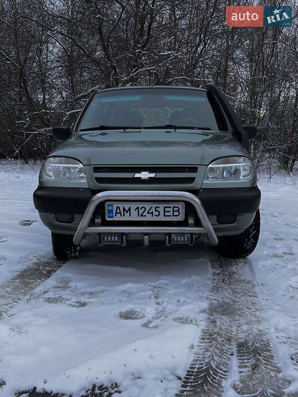 Внедорожник / Кроссовер Chevrolet Niva 2008 в Звягеле