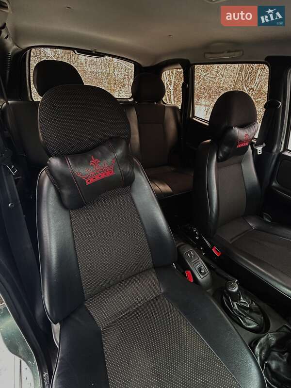 Внедорожник / Кроссовер Chevrolet Niva 2008 в Звягеле