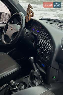 Внедорожник / Кроссовер Chevrolet Niva 2008 в 