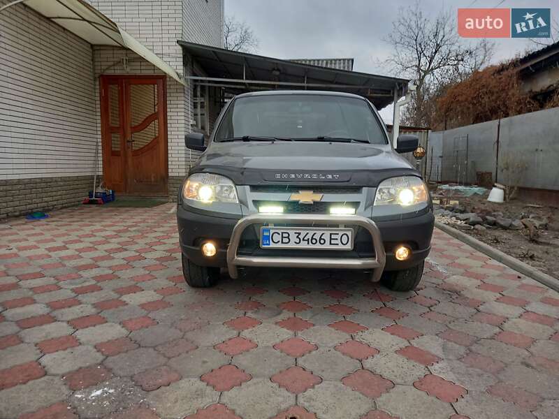 Позашляховик / Кросовер Chevrolet Niva 2013 в Прилуках