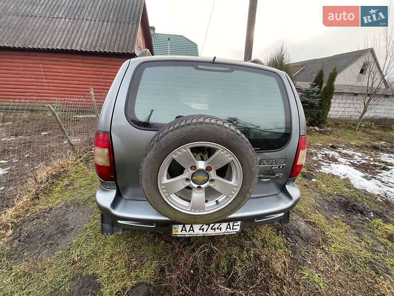 Позашляховик / Кросовер Chevrolet Niva 2008 в Любомлі