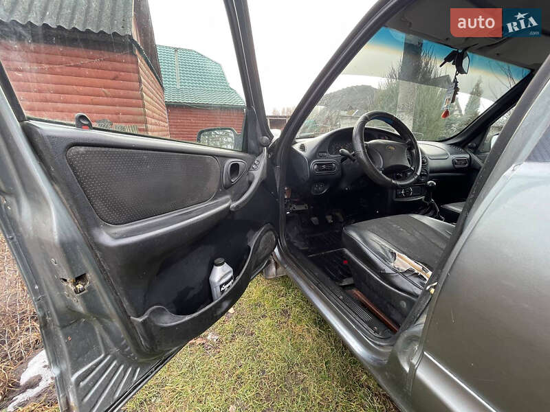 Позашляховик / Кросовер Chevrolet Niva 2008 в Любомлі