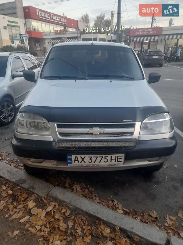 Позашляховик / Кросовер Chevrolet Niva 2005 в Харкові