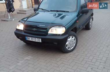 Внедорожник / Кроссовер Chevrolet Niva 2005 в Ровно