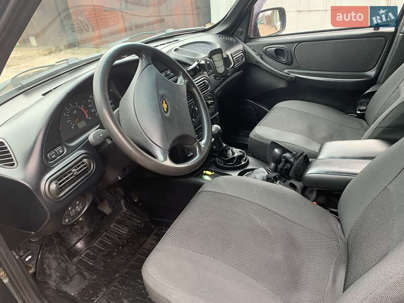 Внедорожник / Кроссовер Chevrolet Niva 2007 в Киеве