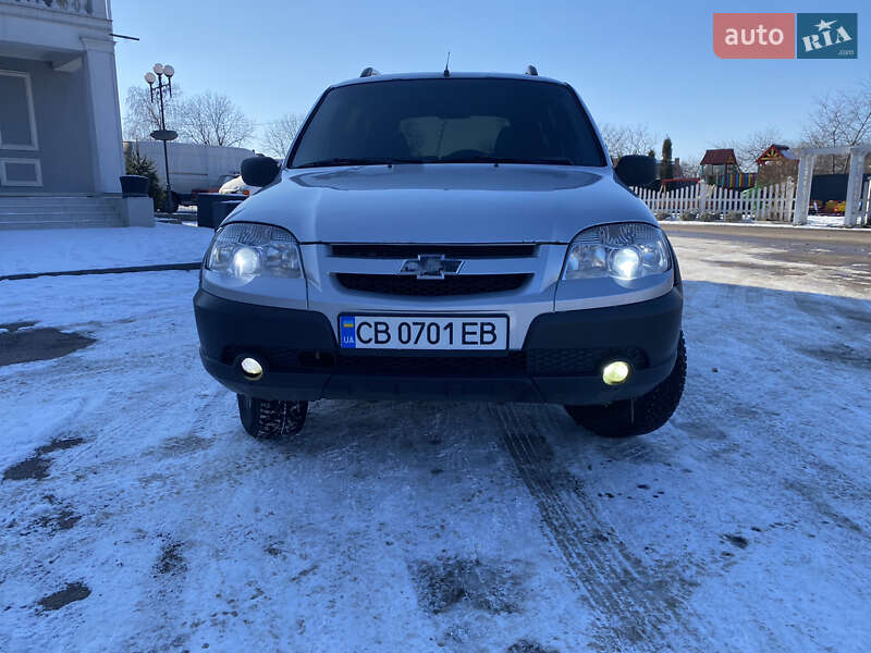 Позашляховик / Кросовер Chevrolet Niva 2011 в Козелеці