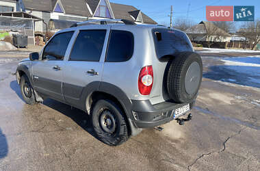 Позашляховик / Кросовер Chevrolet Niva 2011 в Козелеці