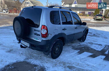 Позашляховик / Кросовер Chevrolet Niva 2011 в Козелеці