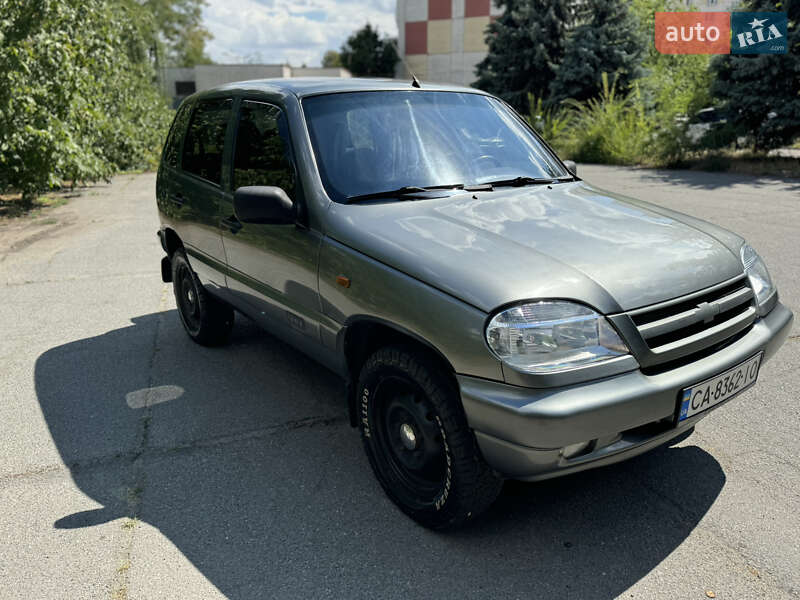 Позашляховик / Кросовер Chevrolet Niva 2004 в Кривому Розі