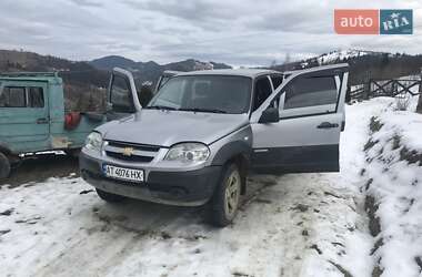 Позашляховик / Кросовер Chevrolet Niva 2012 в Верховині