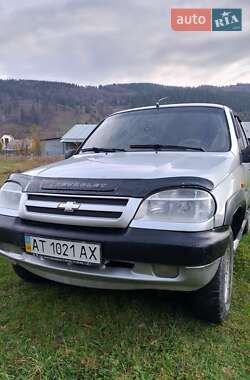 Внедорожник / Кроссовер Chevrolet Niva 2004 в Верховине