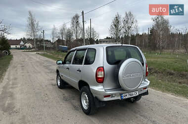 Внедорожник / Кроссовер Chevrolet Niva 2007 в 