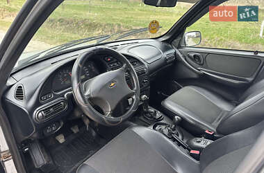 Внедорожник / Кроссовер Chevrolet Niva 2007 в 