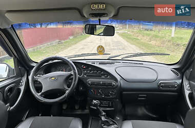 Внедорожник / Кроссовер Chevrolet Niva 2007 в 