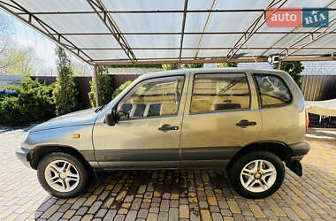 Внедорожник / Кроссовер Chevrolet Niva 2005 в 