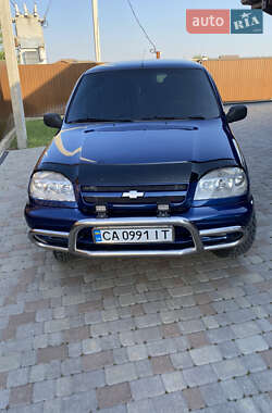 Позашляховик / Кросовер Chevrolet Niva 2008 в 
