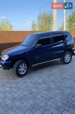 Позашляховик / Кросовер Chevrolet Niva 2008 в 