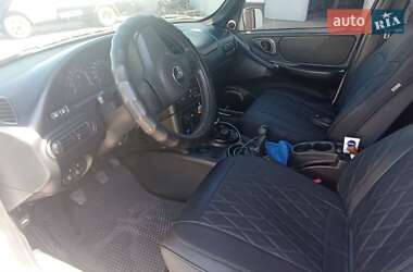 Позашляховик / Кросовер Chevrolet Niva 2011 в 