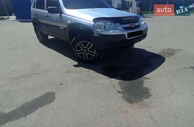Позашляховик / Кросовер Chevrolet Niva 2011 в 
