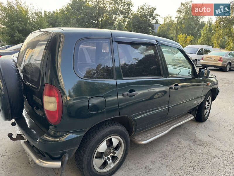 Внедорожник / Кроссовер Chevrolet Niva 2005 в Кривом Роге