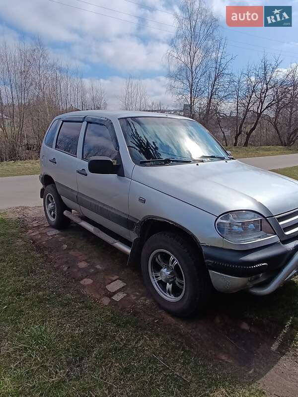 Внедорожник / Кроссовер Chevrolet Niva 2006 в Кролевце
