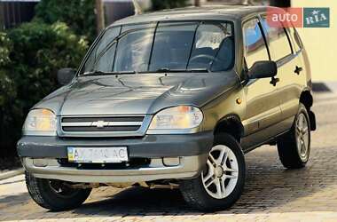 Внедорожник / Кроссовер Chevrolet Niva 2005 в Змиеве
