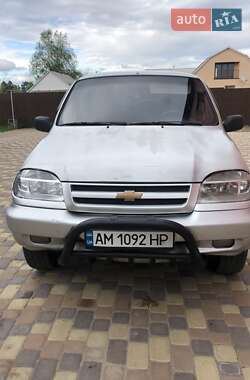 Внедорожник / Кроссовер Chevrolet Niva 2005 в Олевске