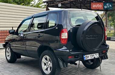 Внедорожник / Кроссовер Chevrolet Niva 2008 в 