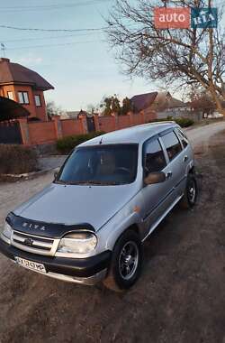 Позашляховик / Кросовер Chevrolet Niva 2006 в 