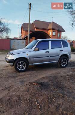 Позашляховик / Кросовер Chevrolet Niva 2006 в 