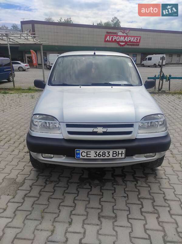 Внедорожник / Кроссовер Chevrolet Niva 2005 в 