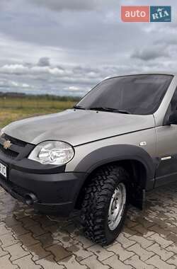 Позашляховик / Кросовер Chevrolet Niva 2013 в Тячеві