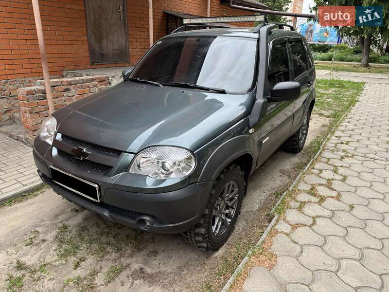 Chevrolet Niva 2012