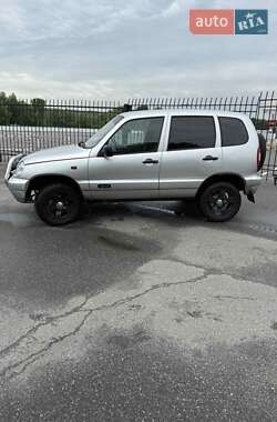 Позашляховик / Кросовер Chevrolet Niva 2008 в 