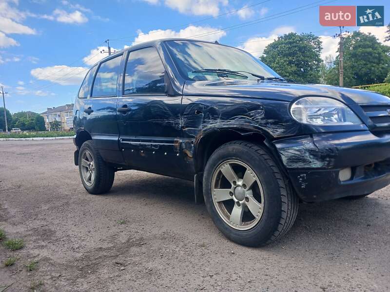 Внедорожник / Кроссовер Chevrolet Niva 2008 в Подольске