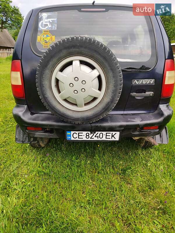 Позашляховик / Кросовер Chevrolet Niva 2004 в Косові