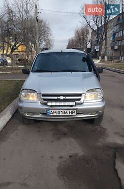 Позашляховик / Кросовер Chevrolet Niva 2007 в Ємільчиному