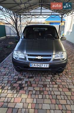 Внедорожник / Кроссовер Chevrolet Niva 2010 в Смеле