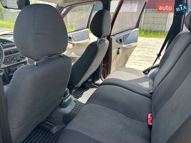 Позашляховик / Кросовер Chevrolet Niva 2005 в Нетішині