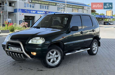 Внедорожник / Кроссовер Chevrolet Niva 2005 в Хмельницком