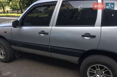 Позашляховик / Кросовер Chevrolet Niva 2005 в 