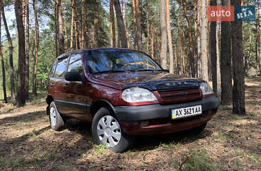 Внедорожник / Кроссовер Chevrolet Niva 2004 в Харькове