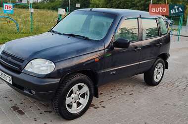 Позашляховик / Кросовер Chevrolet Niva 2008 в Золочеві