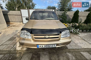 Внедорожник / Кроссовер Chevrolet Niva 2005 в Харькове
